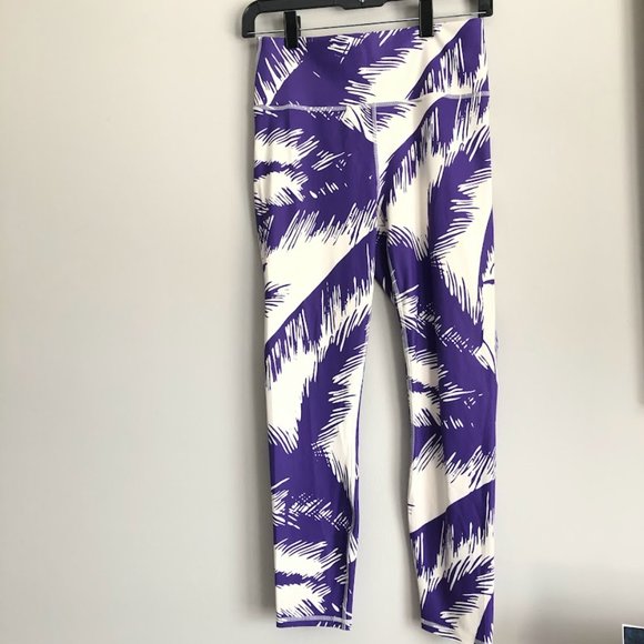 Fabletics Purple palm print High waisted gym pants - Picture 4 of 6